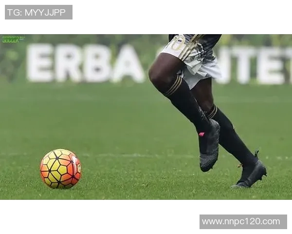 博格巴与齐达内的足球艺术对决：技术与智慧的巅峰较量